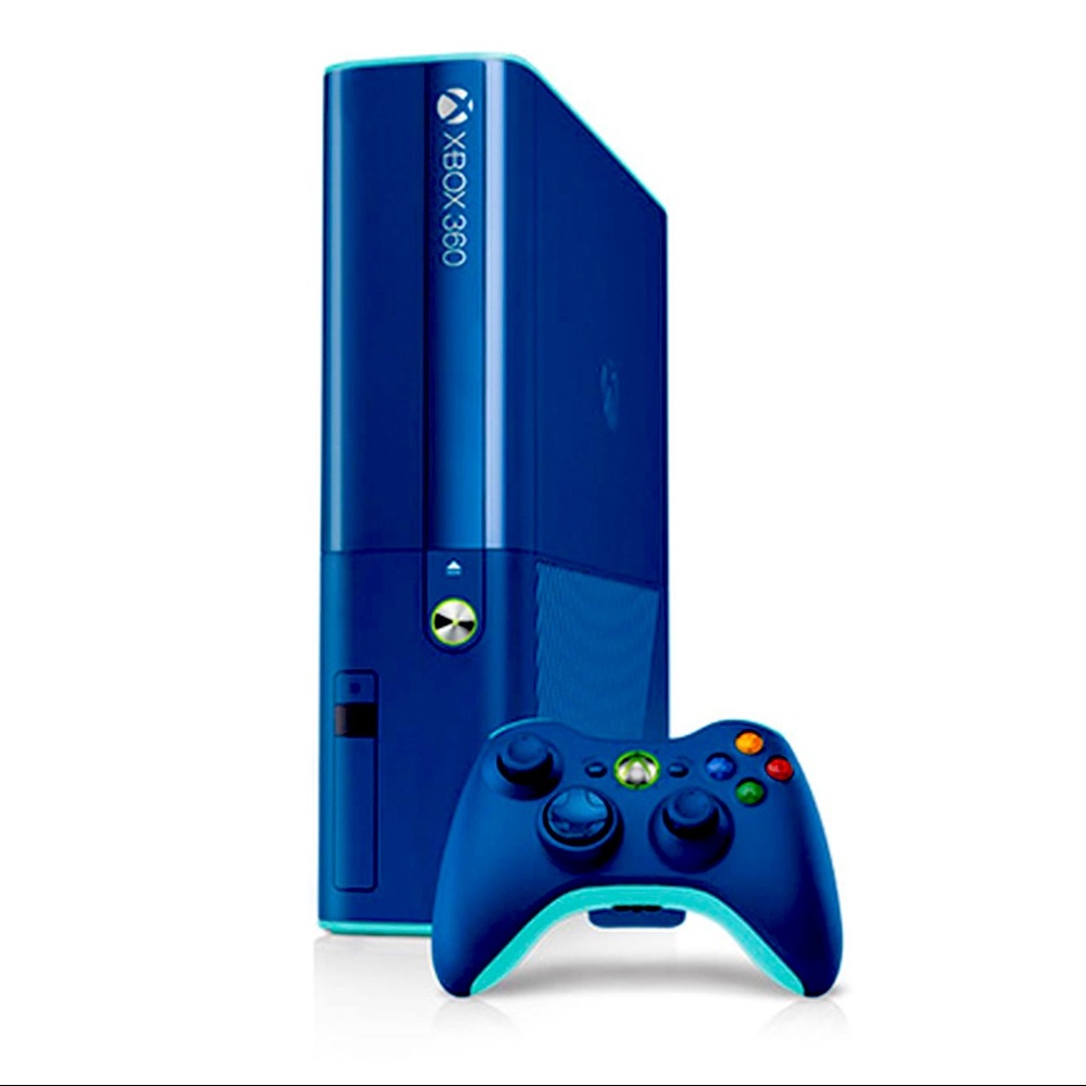 Xbox 360 E 1538  Blue Special Limited Edition Console With Controller